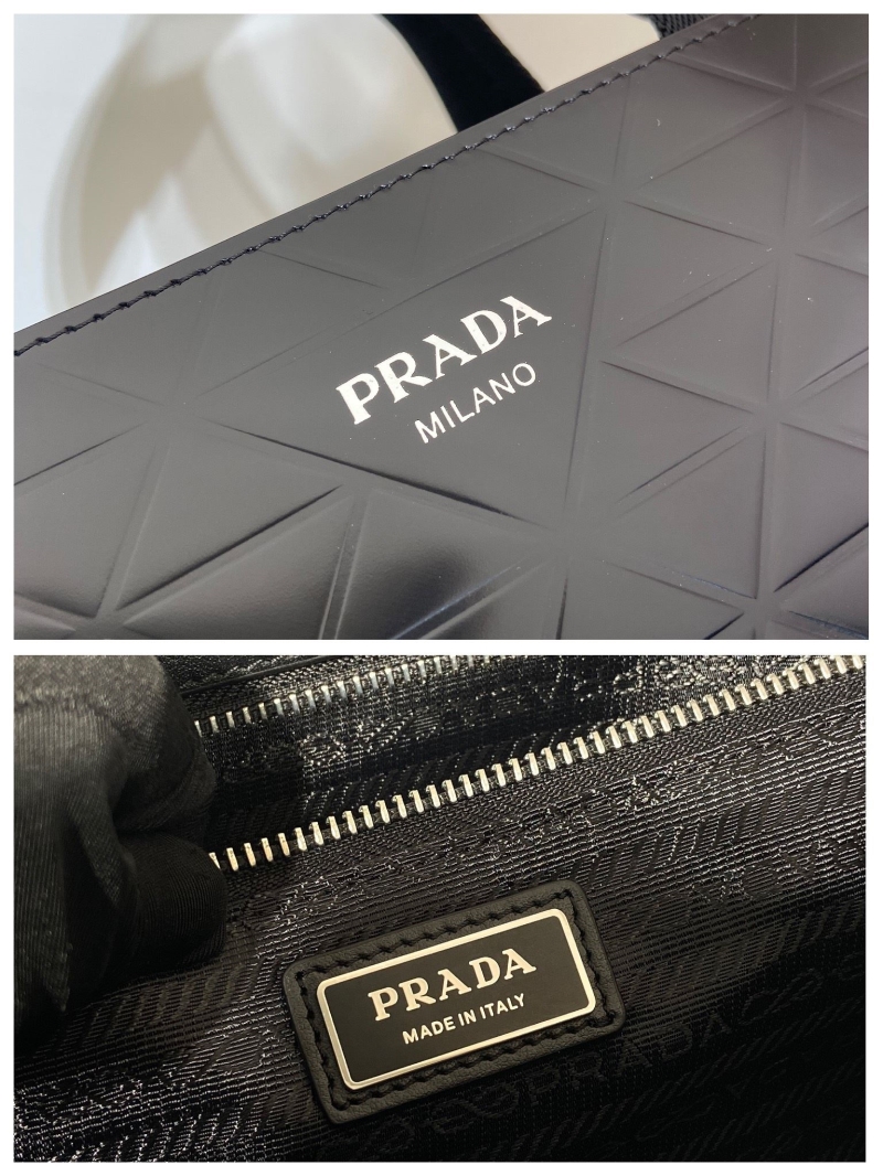 Pra*a tote bags